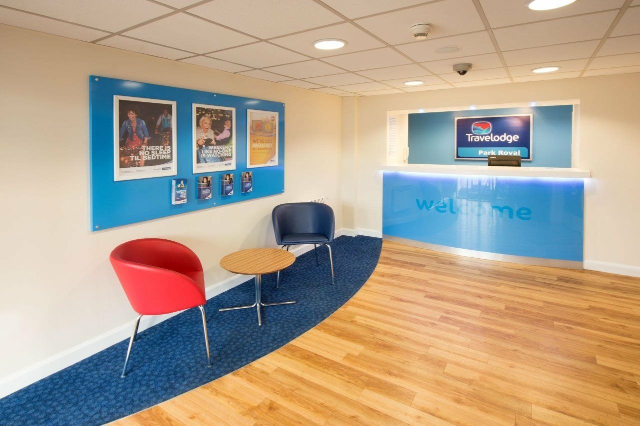 Travelodge London Park Royal Extérieur photo