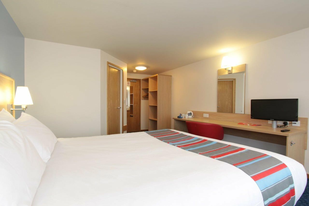 Travelodge London Park Royal Extérieur photo