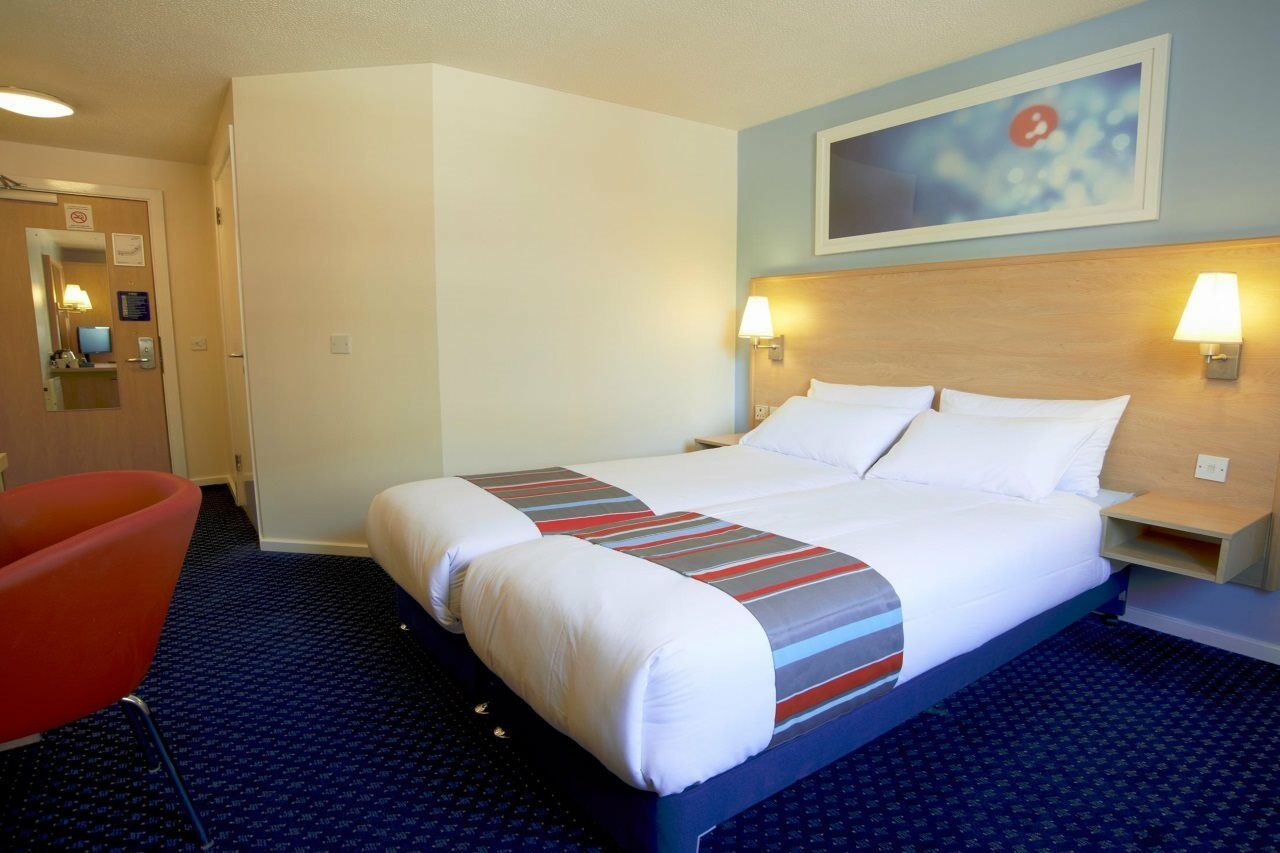 Travelodge London Park Royal Extérieur photo