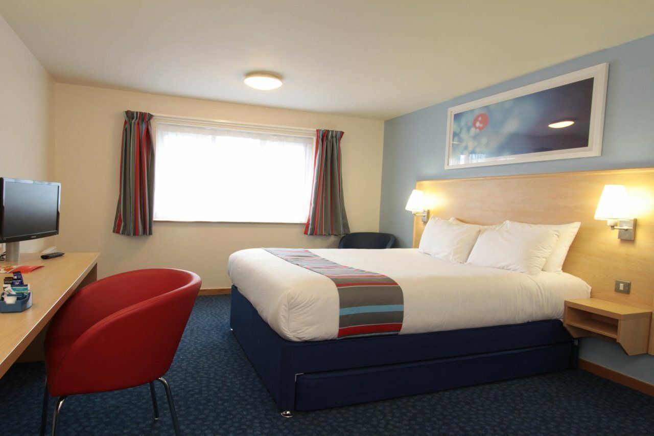 Travelodge London Park Royal Extérieur photo